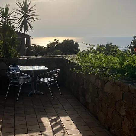 A Scopa A En Corse Avec Piscine Chauffee, Vue Panoramique, Climatisation, Jardin Arbore De 3000m2, 10 Pers, 5 Chb, 4 Sdb Lumio (Corsica)